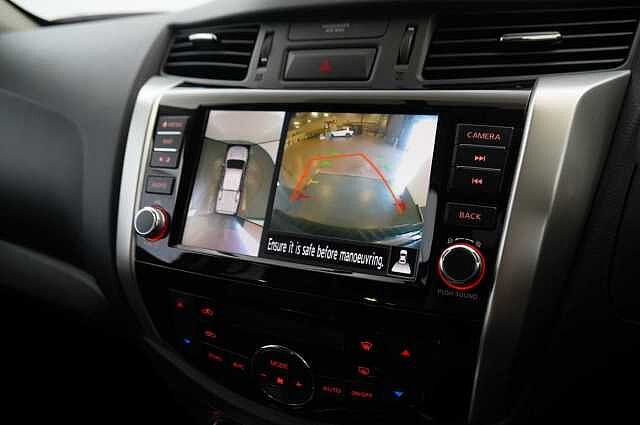 Nissan Navara 2.3 dCi 190 TT 4WD Tekna Auto Pickup with Sat Nav and 360 View Cameras
