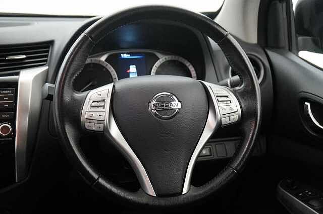 Nissan Navara 2.3 dCi 190 TT 4WD Tekna Auto Pickup with Sat Nav and 360 View Cameras