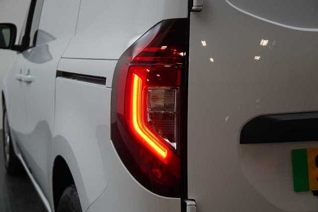 Nissan Townstar EV 45KW Tekna Auto L1 Van with Sat Nav and Rear View Camera