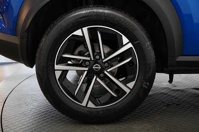 Nissan Juke 1.0 DIG-T 114 N-Connecta with Sat Nav and Rear View Camera