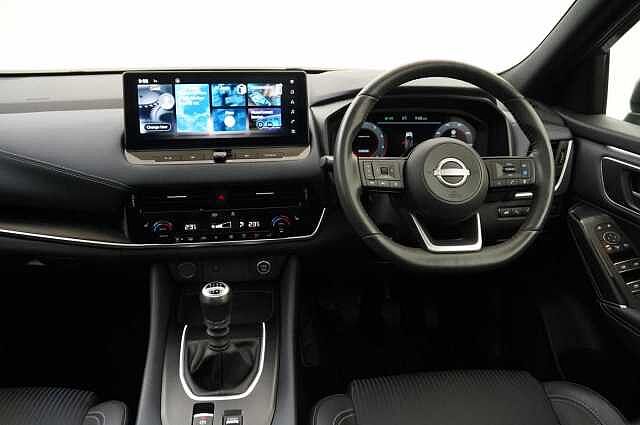 Nissan Qashqai 1.3 DIG-T MH 158 Tekna with Glass Roof and Drive Assist Technology
