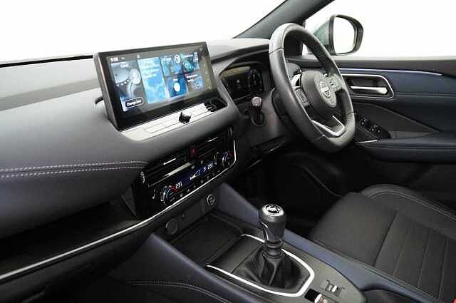Nissan Qashqai 1.3 DIG-T MH 158 Tekna with Glass Roof and Drive Assist Technology