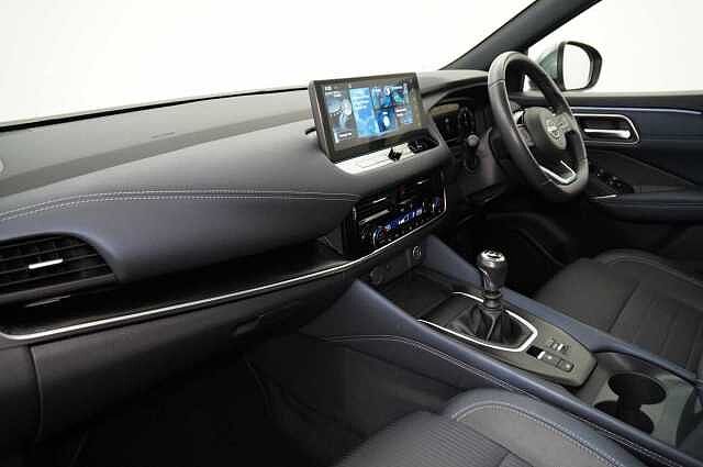 Nissan Qashqai 1.3 DIG-T MH 158 Tekna with Glass Roof and Drive Assist Technology