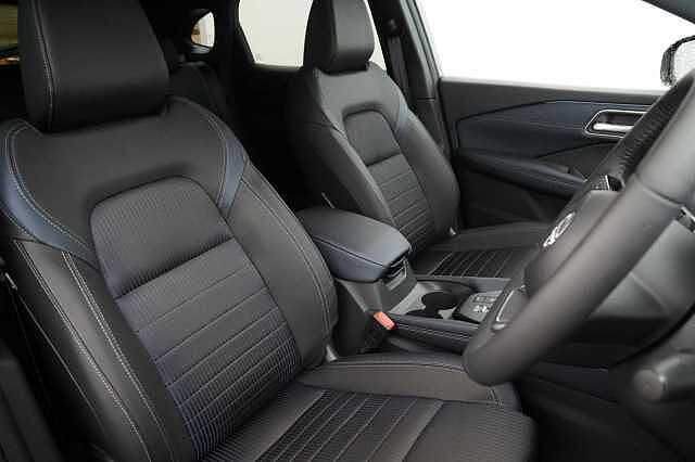 Nissan Qashqai 1.3 DIG-T MH 158 Tekna with Glass Roof and Drive Assist Technology