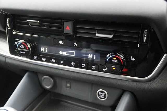 Nissan Qashqai 1.3 DIG-T MH 158 Tekna with Glass Roof and Drive Assist Technology