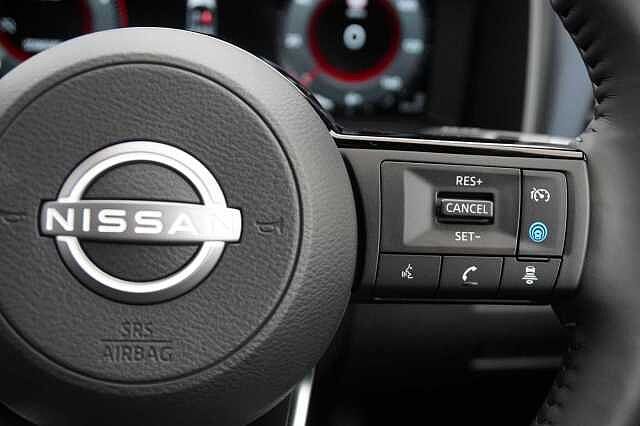 Nissan Qashqai 1.3 DIG-T MH 158 Tekna with Glass Roof and Drive Assist Technology