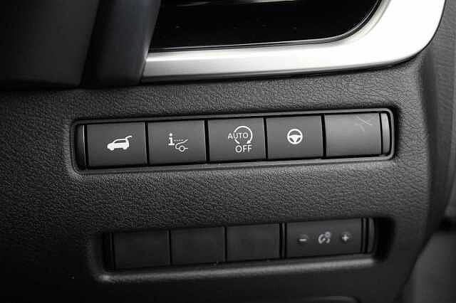 Nissan Qashqai 1.3 DIG-T MH 158 Tekna with Glass Roof and Drive Assist Technology