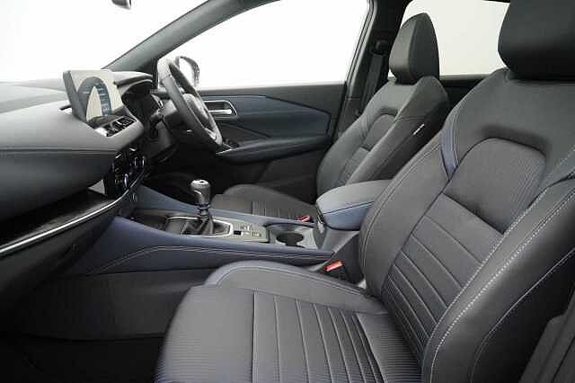 Nissan Qashqai 1.3 DIG-T MH 158 Tekna with Glass Roof and Drive Assist Technology