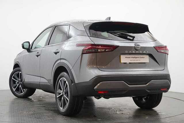 Nissan Qashqai 1.3 DIG-T MH 158 Tekna with Glass Roof and Drive Assist Technology