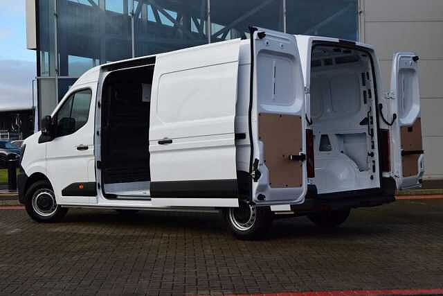 Nissan Interstar 2.0 dCi 130 Acenta L3 H2 3.5T Panel Van