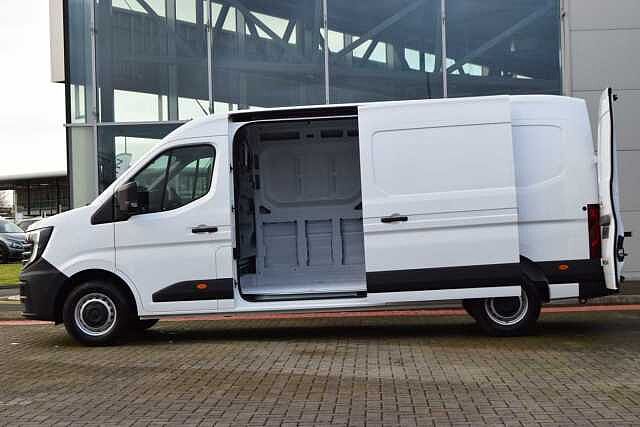 Nissan Interstar 2.0 dCi 130 Acenta L3 H2 3.5T Panel Van