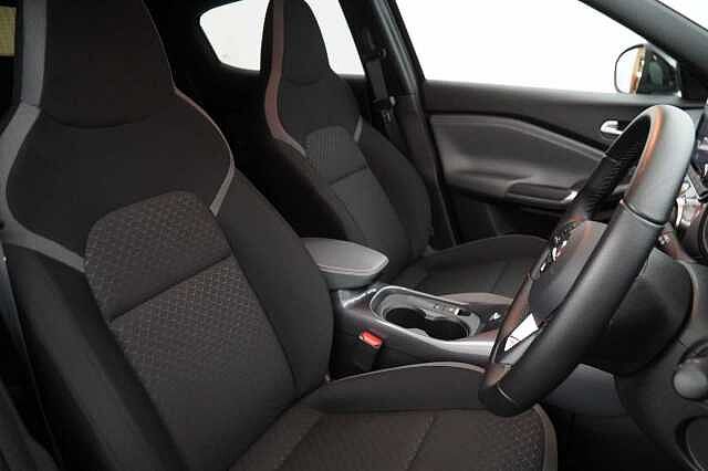 Nissan Juke 1.0 DIG-T 114 N-Connecta with Sat Nav and Rear Camera