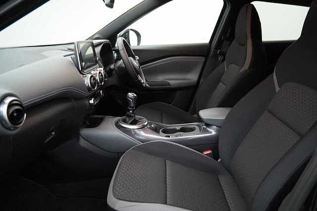 Nissan Juke 1.0 DIG-T 114 N-Connecta with Sat Nav and Rear Camera