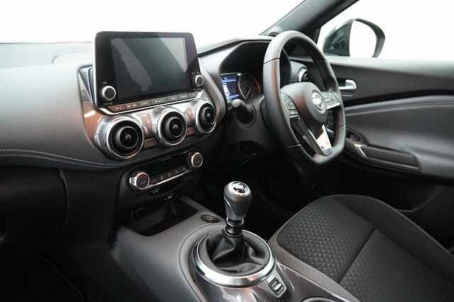 Nissan Juke 1.0 DIG-T 114 N-Connecta with Sat Nav and Rear Camera