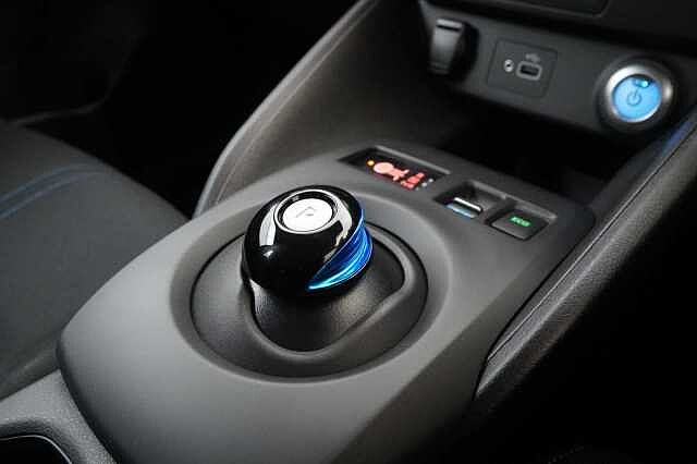 Nissan LEAF 40KW Acenta Auto with Intelligent Cruise Control and Rear View Camera