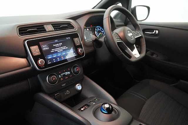 Nissan LEAF 40KW Acenta Auto with Intelligent Cruise Control and Rear View Camera