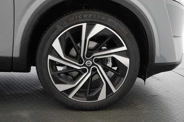 Nissan Qashqai 1.3 DIG-T MH 158 2WD Tekna+ X-Tronic Auto with BOSE and Pro Pilot Assist