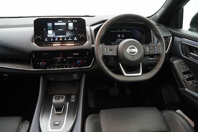 Nissan Qashqai 1.3 DIG-T MH 158 2WD Tekna+ X-Tronic Auto with BOSE and Pro Pilot Assist
