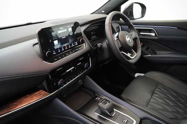Nissan Qashqai 1.3 DIG-T MH 158 2WD Tekna+ X-Tronic Auto with BOSE and Pro Pilot Assist