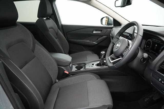 Nissan Qashqai 1.3 DIG-T MH 140 N-Connecta with Glass Roof + Sat Nav and 360 View Cameras