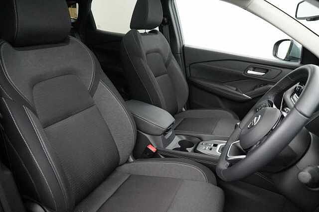 Nissan Qashqai 1.3 DIG-T MH 140 N-Connecta with Glass Roof + Sat Nav and 360 View Cameras