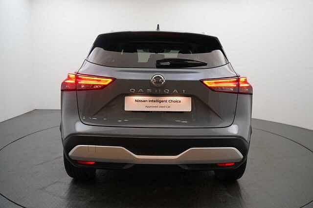 Nissan Qashqai 1.3 DIG-T MH 140 N-Connecta with Glass Roof + Sat Nav and 360 View Cameras