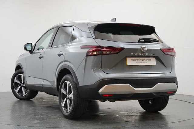 Nissan Qashqai 1.3 DIG-T MH 140 N-Connecta with Glass Roof + Sat Nav and 360 View Cameras