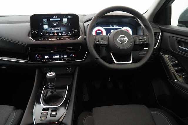 Nissan Qashqai 1.3 DIG-T MH 140 N-Connecta with Glass Roof + Sat Nav and 360 View Cameras