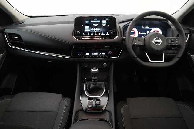 Nissan Qashqai 1.3 DIG-T MH 140 N-Connecta with Glass Roof + Sat Nav and 360 View Cameras