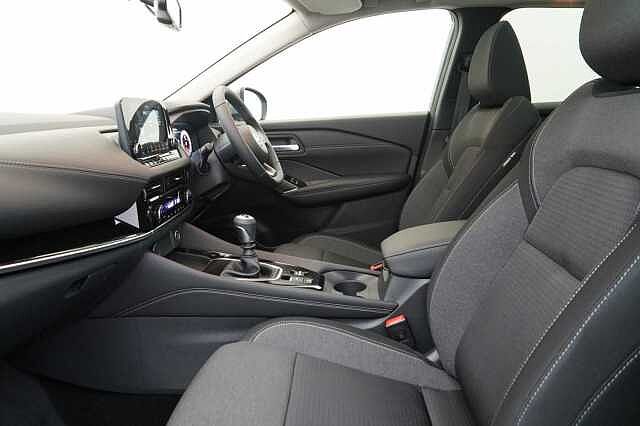 Nissan Qashqai 1.3 DIG-T MH 140 N-Connecta with Glass Roof + Sat Nav and 360 View Cameras