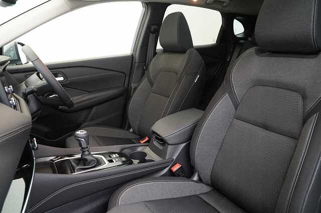 Nissan Qashqai 1.3 DIG-T MH 140 N-Connecta with Glass Roof + Sat Nav and 360 View Cameras