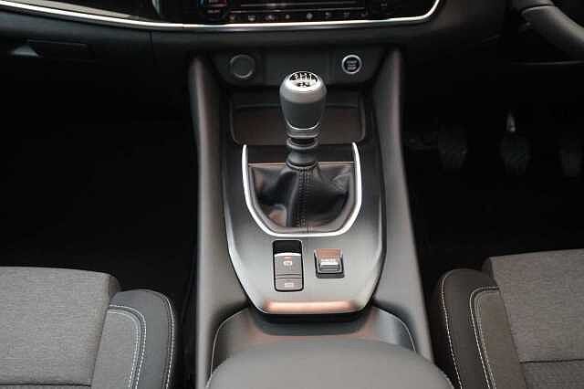 Nissan Qashqai 1.3 DIG-T MH 140 N-Connecta with Glass Roof + Sat Nav and 360 View Cameras