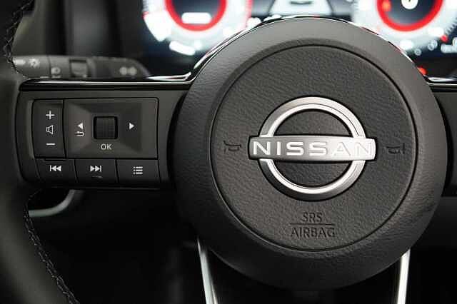Nissan Qashqai 1.3 DIG-T MH 140 N-Connecta with Glass Roof + Sat Nav and 360 View Cameras
