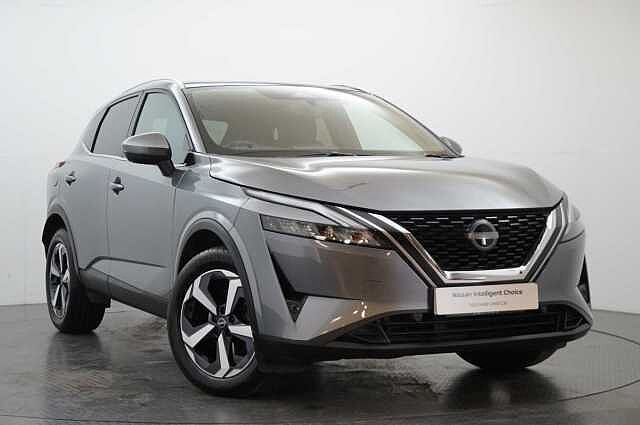 Nissan Qashqai 1.3 DIG-T MH 140 N-Connecta with Glass Roof + Sat Nav and 360 View Cameras