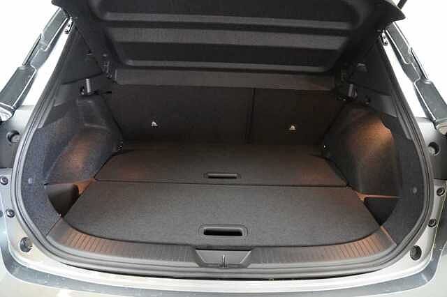 Nissan Qashqai 1.3 DIG-T MH 140 N-Connecta with Glass Roof + Sat Nav and 360 View Cameras
