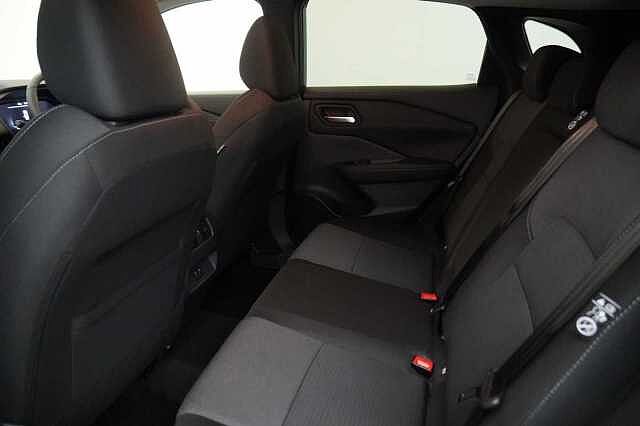 Nissan Qashqai 1.3 DIG-T MH 140 N-Connecta with Glass Roof + Sat Nav and 360 View Cameras