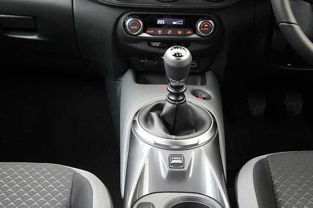 Nissan Juke 1.0 DIG-T 117 N-Connecta with Sat Nav and Rear View Camera