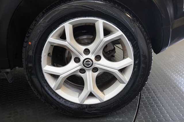 Nissan Juke 1.0 DIG-T 117 N-Connecta with Sat Nav and Rear View Camera