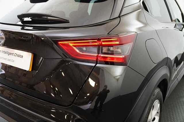 Nissan Juke 1.0 DIG-T 117 N-Connecta with Sat Nav and Rear View Camera