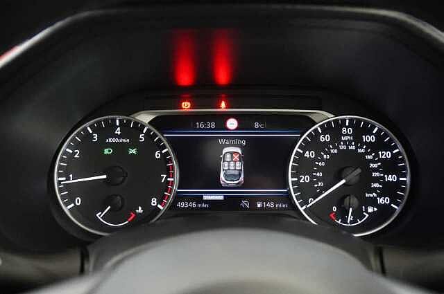 Nissan Juke 1.0 DIG-T 114 Tekna+ with BOSE and Drive Assist + Tow Bar and Orange Pack