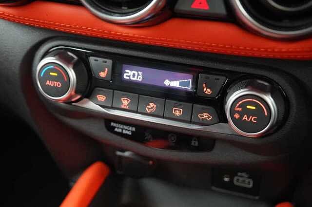 Nissan Juke 1.0 DIG-T 114 Tekna+ with BOSE and Drive Assist + Tow Bar and Orange Pack