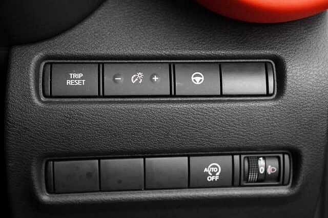 Nissan Juke 1.0 DIG-T 114 Tekna+ with BOSE and Drive Assist + Tow Bar and Orange Pack