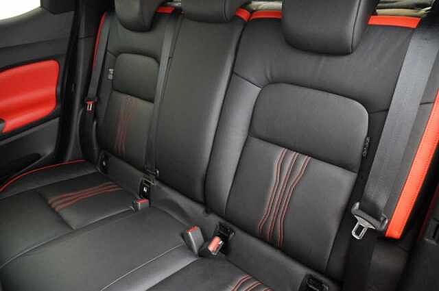 Nissan Juke 1.0 DIG-T 114 Tekna+ with BOSE and Drive Assist + Tow Bar and Orange Pack