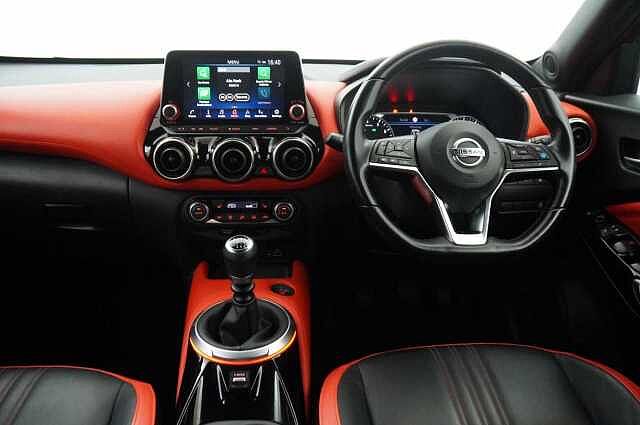Nissan Juke 1.0 DIG-T 114 Tekna+ with BOSE and Drive Assist + Tow Bar and Orange Pack