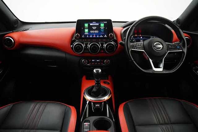 Nissan Juke 1.0 DIG-T 114 Tekna+ with BOSE and Drive Assist + Tow Bar and Orange Pack