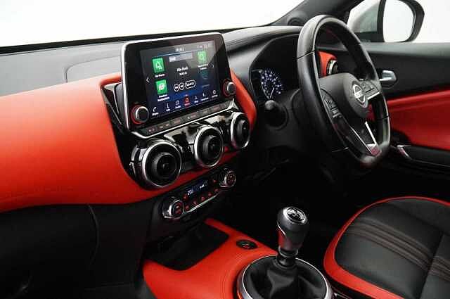 Nissan Juke 1.0 DIG-T 114 Tekna+ with BOSE and Drive Assist + Tow Bar and Orange Pack