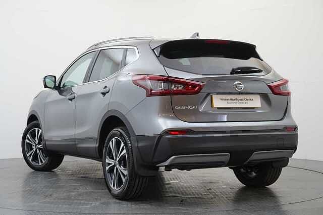 Nissan Qashqai 1.3 DIG-T 140 N-Connecta with Glass Roof + Sat Nav and 360 View Cameras