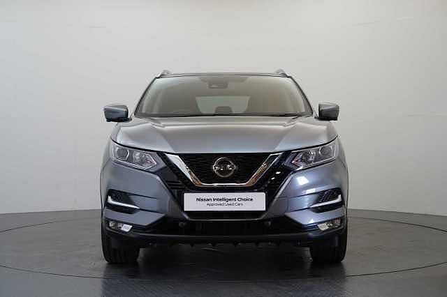 Nissan Qashqai 1.3 DIG-T 140 N-Connecta with Glass Roof + Sat Nav and 360 View Cameras