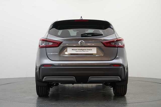 Nissan Qashqai 1.3 DIG-T 140 N-Connecta with Glass Roof + Sat Nav and 360 View Cameras