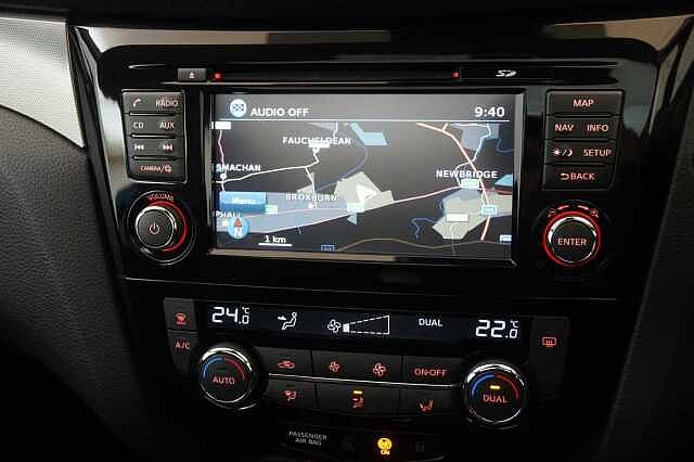 Nissan Qashqai 1.3 DIG-T 140 N-Connecta with Glass Roof + Sat Nav and 360 View Cameras